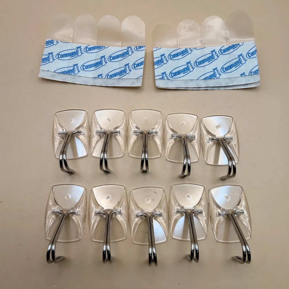 Set of 10 Command Small Clear Wire Toggle Hooks w/ 12 Strips Holds Up to 0.5‎ lb